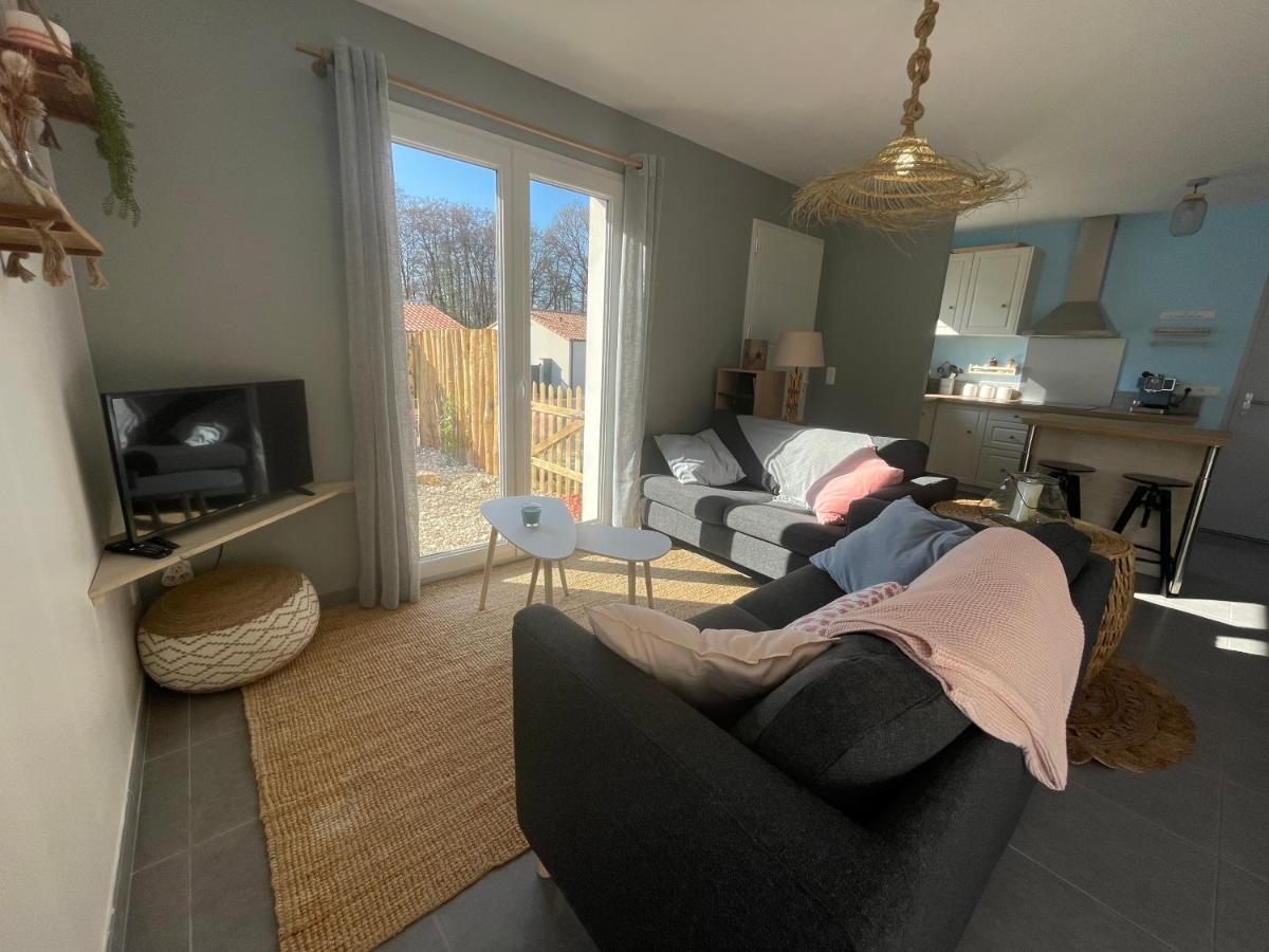 Maison Au Calme Pres Des Plages Poiroux Екстер'єр фото